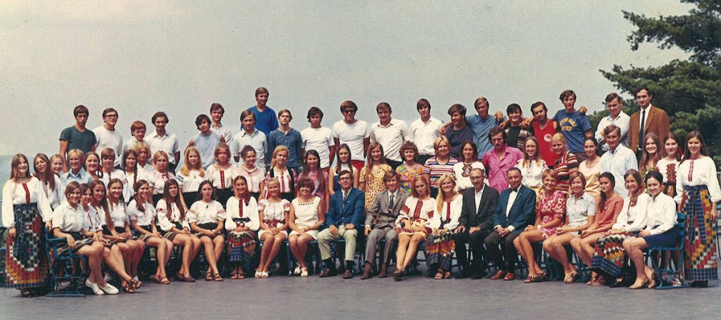 UNA 1977 CMYK - UNA Forum
