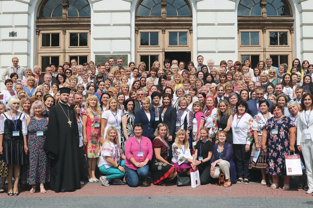 ukr schools forum - Scholarship/Education